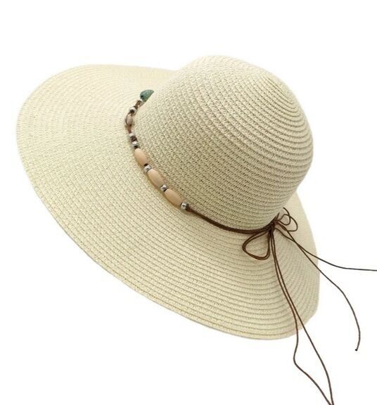 chapeau de paille perles et coquillages