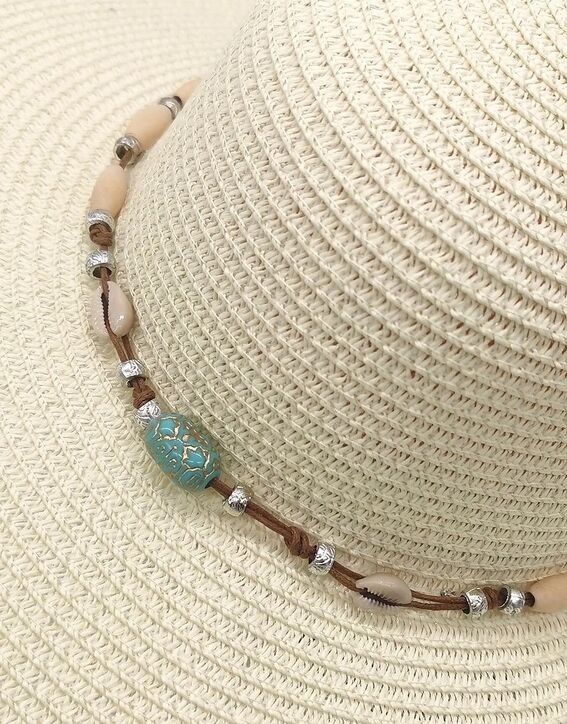 chapeau de paille perles et coquillages