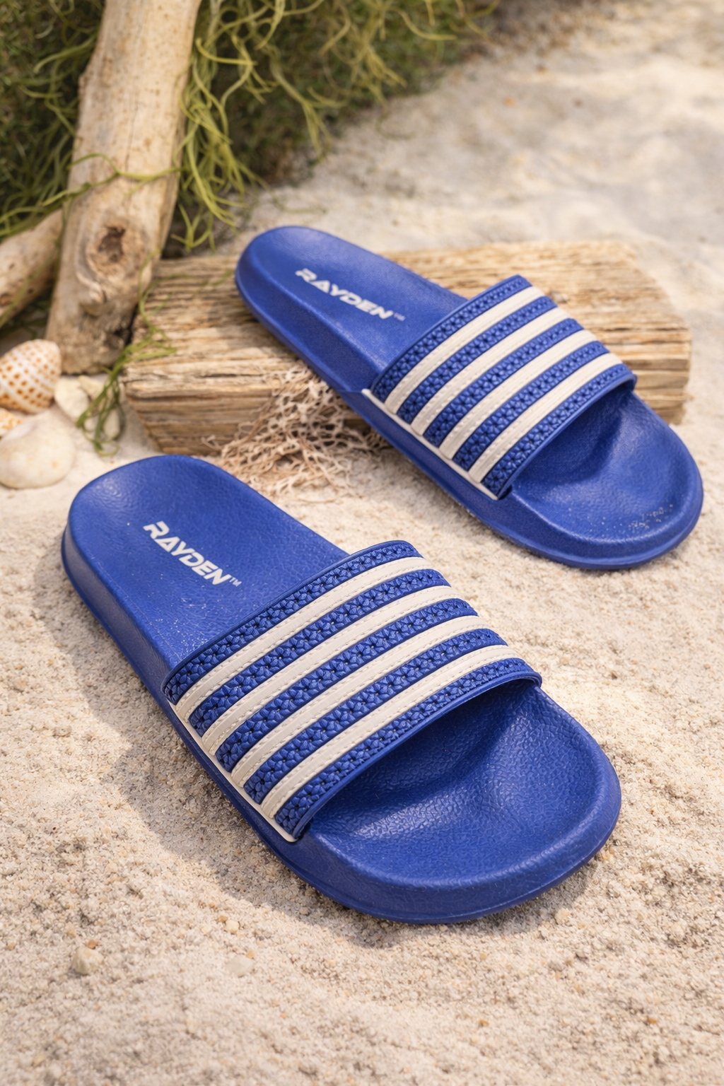 claquettes bleues