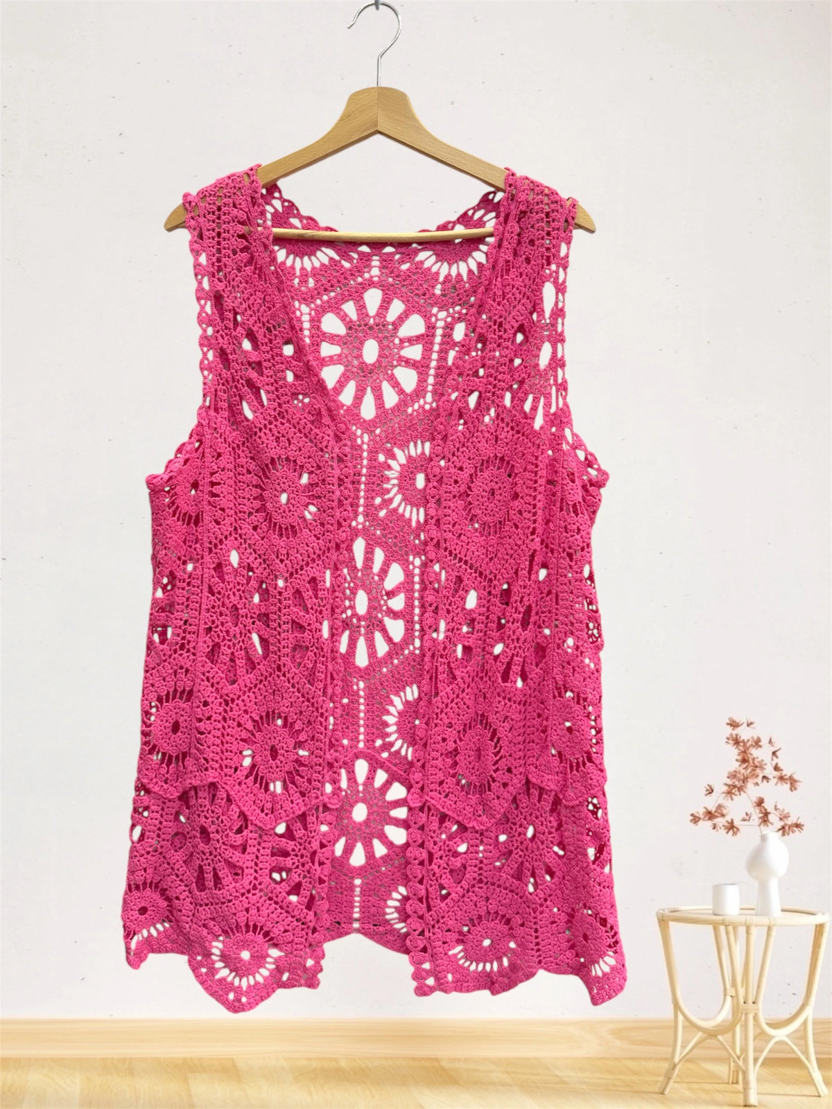 Gilet long sans manches au crochet ajouré – Motifs floraux