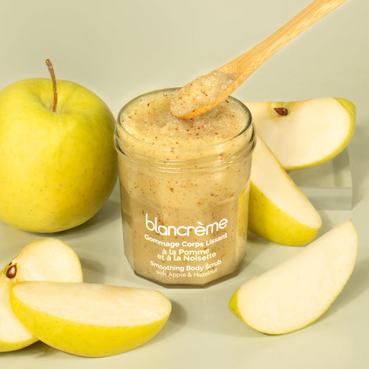 Gommage corps lissant – Pomme & Noisette